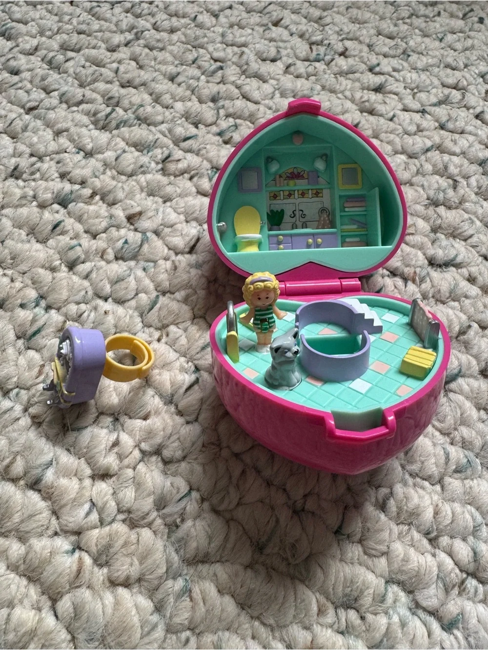 Vintage 1991 Bluebird Toys Polly Pocket Bathtime Fun
